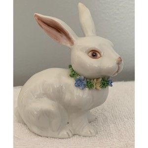 Porcelain White Rabbit 1979 Enesco Flower Neckband 3 1/2” Vintage Read Desc